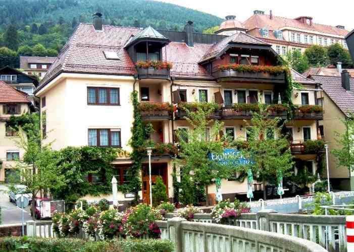 Hotel Restaurant Alte Linde バート・ヴィルトバート エクステリア 写真